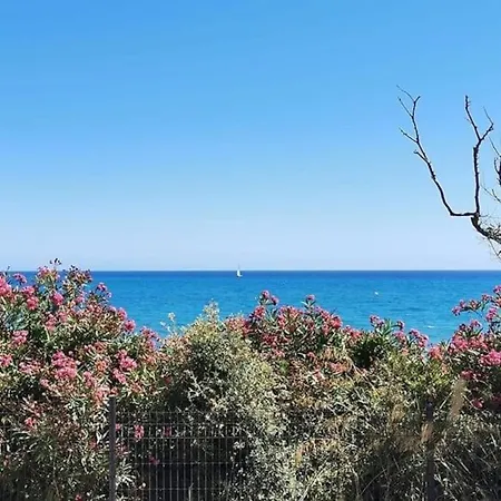 아파트 Appt T4 Acces Plage, Piscine Privee, Clim N3-4 Linguizzetta