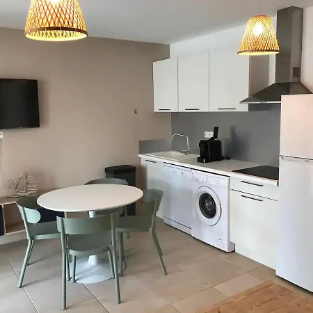 아파트 Appt T4 Acces Plage, Piscine Privee, Clim N3-4 Linguizzetta